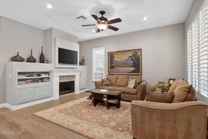 16-web-or-mls-UpmarketMedia_2023A-091
