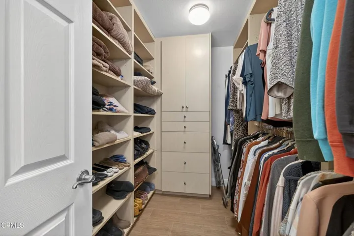 35-web-or-mls-UpmarketMedia_2023A-090