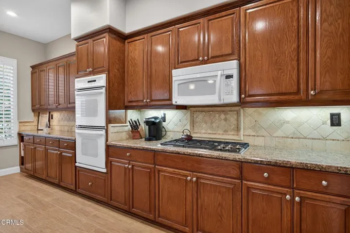26-web-or-mls-UpmarketMedia_2023A-124