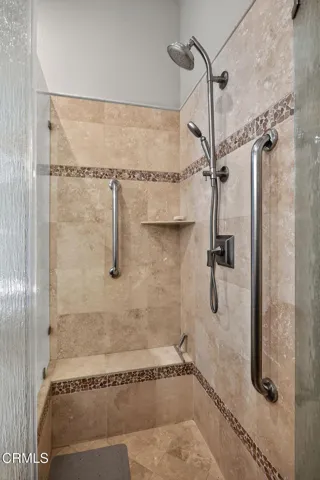 33-web-or-mls-UpmarketMedia_2023A-084