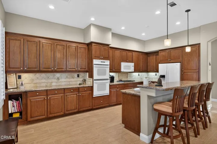 23-web-or-mls-UpmarketMedia_2023A-117
