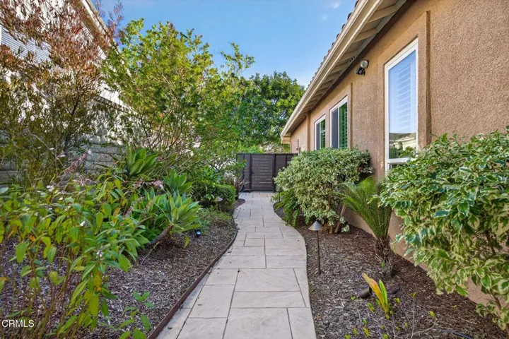 54-web-or-mls-UpmarketMedia_2023A-152