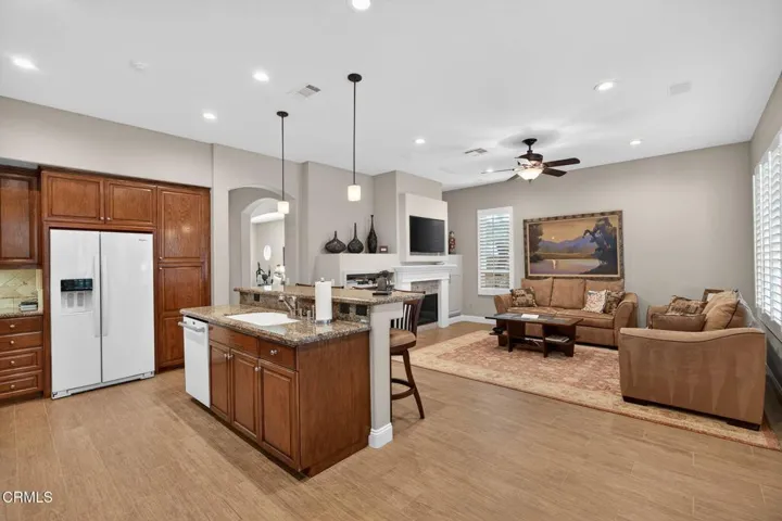 24-web-or-mls-UpmarketMedia_2023Arb-9