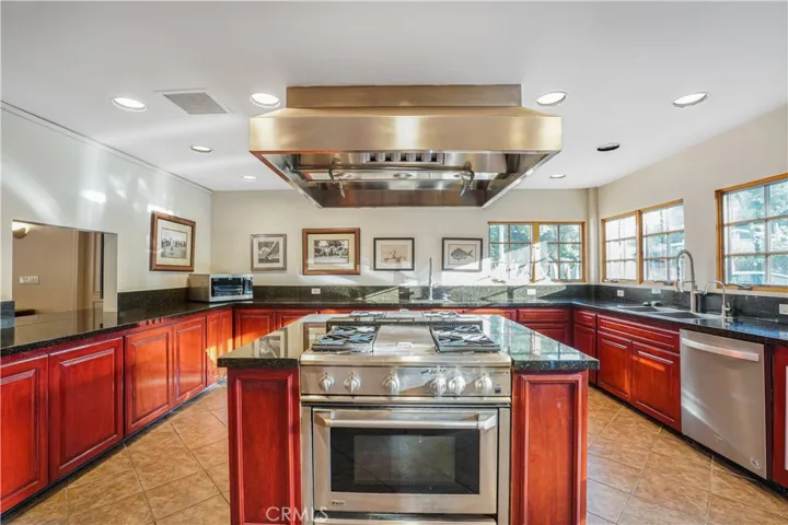 23777 Mulholland Hwy Spc 35, Calabasas, California 91302