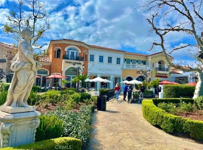 23777 Mulholland Hwy Spc 35, Calabasas, California 91302