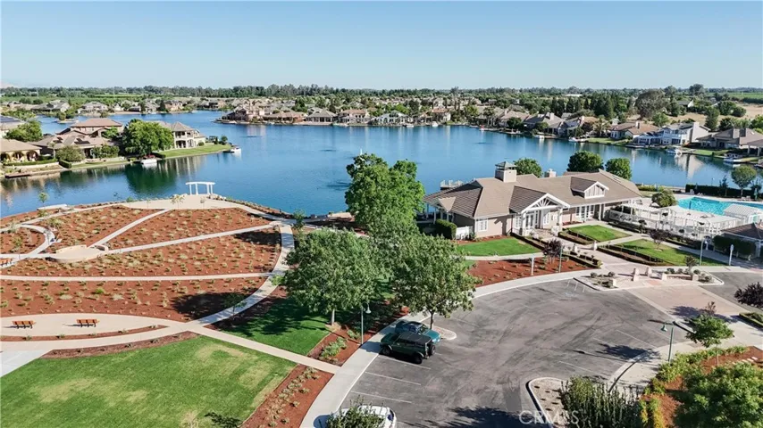 Neighborhood Lake and Clubhouse