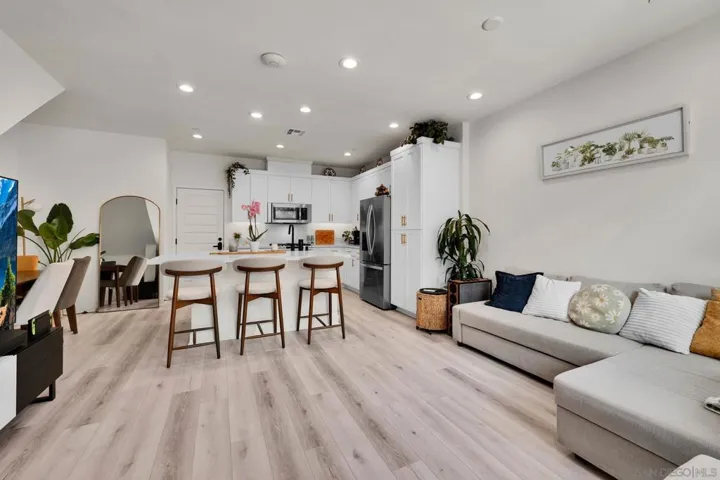 9161 Hala Way, San Diego, California 92126