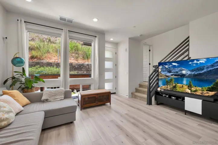 9161 Hala Way, San Diego, California 92126