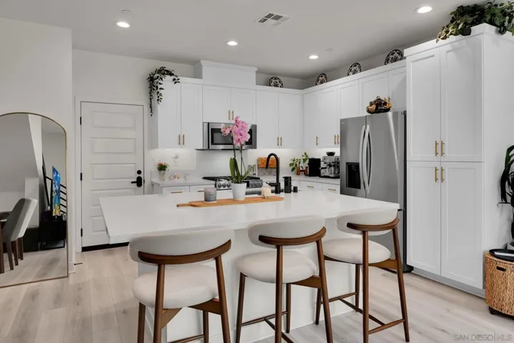 9161 Hala Way, San Diego, California 92126