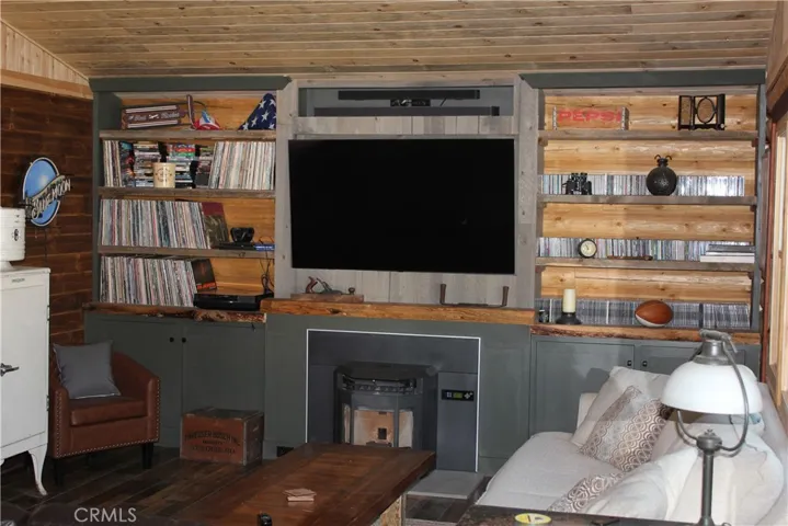 421 Bedford Court, Big Bear City, California 92314