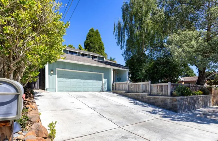 525 Clubhouse Drive, Aptos, California 95003