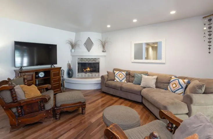 525 Clubhouse Drive, Aptos, California 95003