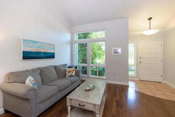 525 Clubhouse Drive, Aptos, California 95003