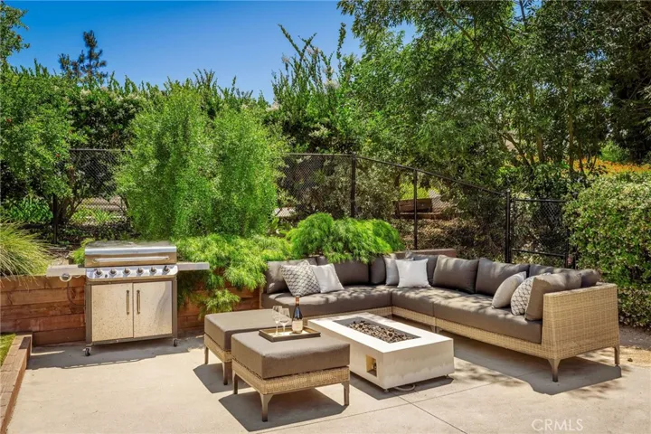 Fire pit seating area
