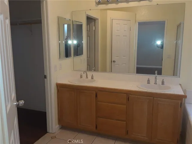 828 Greenwich Court, Hemet, California 92545