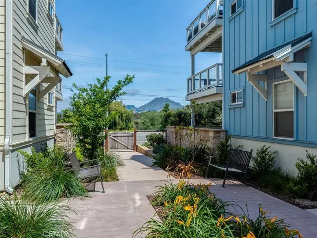 945 Madonna 103, San Luis Obispo, California 93405