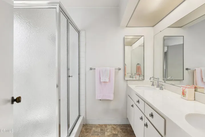 750 Arcadia-Primary Bath