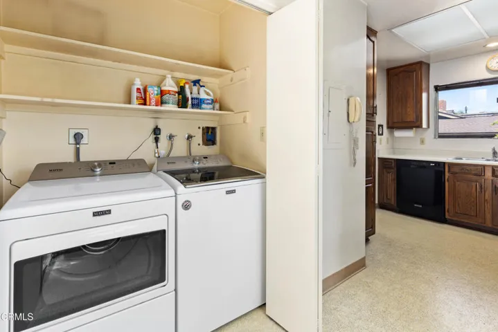 750 Arcadia-Laundry Area