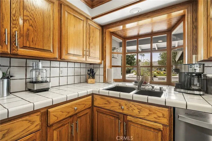 18937 Citronia, Northridge, California 91324