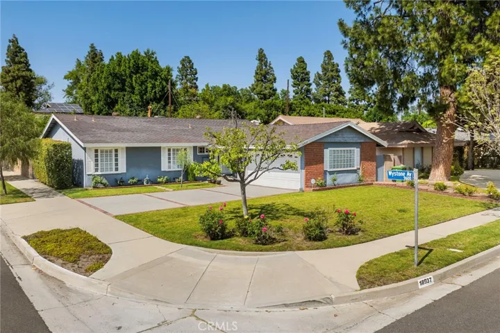 18937 Citronia, Northridge, California 91324