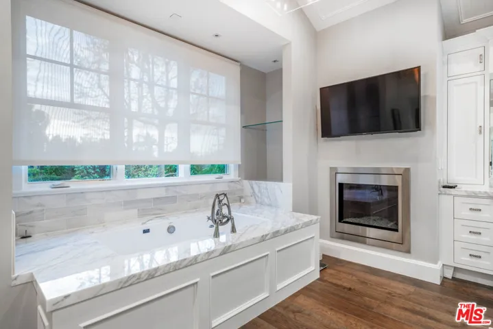 4800 Zelzah Avenue, Encino, California 91316