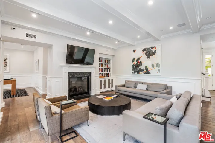 4800 Zelzah Avenue, Encino, California 91316