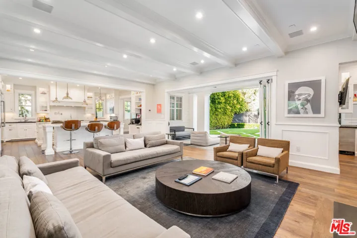 4800 Zelzah Avenue, Encino, California 91316