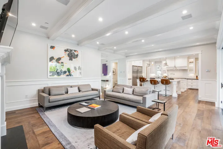 4800 Zelzah Avenue, Encino, California 91316