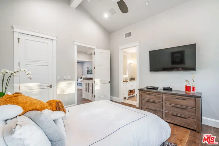 4800 Zelzah Avenue, Encino, California 91316