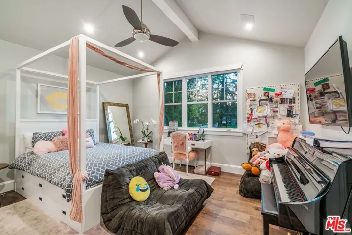 4800 Zelzah Avenue, Encino, California 91316