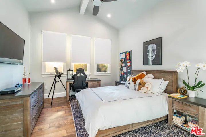4800 Zelzah Avenue, Encino, California 91316