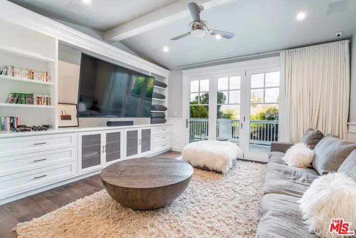 4800 Zelzah Avenue, Encino, California 91316