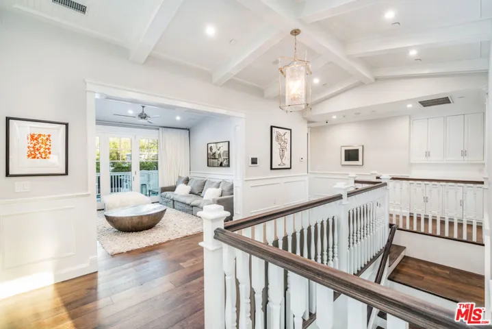 4800 Zelzah Avenue, Encino, California 91316
