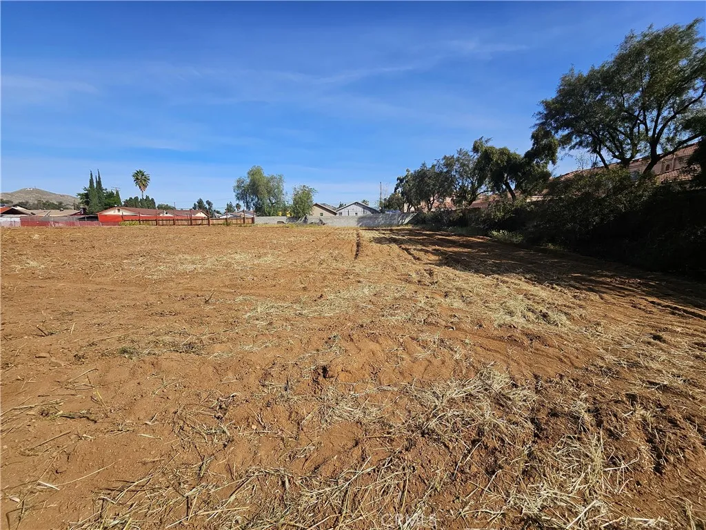 24208 Dracaea Ave