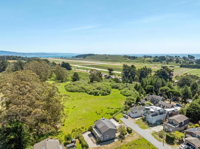 1077 Pearl Avenue, Moss Beach, California 94038