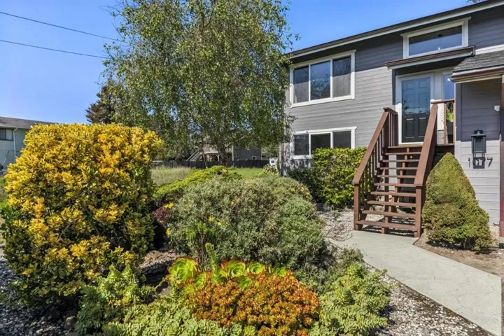 1077 Pearl Avenue, Moss Beach, California 94038