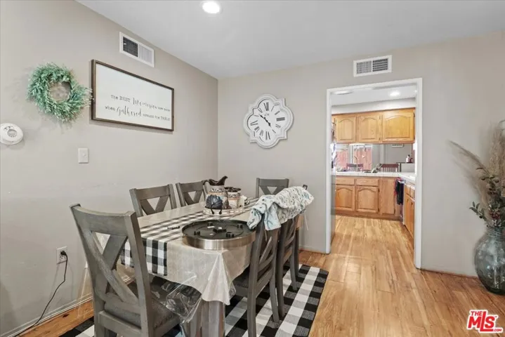 26856 Avenue Of The Oaks, Newhall, California 91321