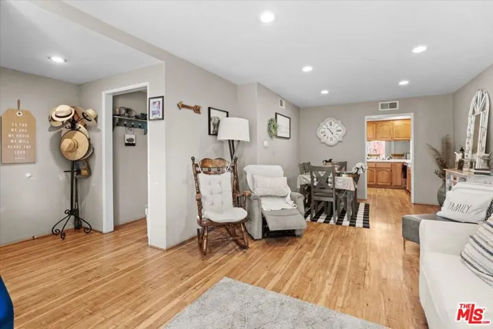 26856 Avenue Of The Oaks, Newhall, California 91321