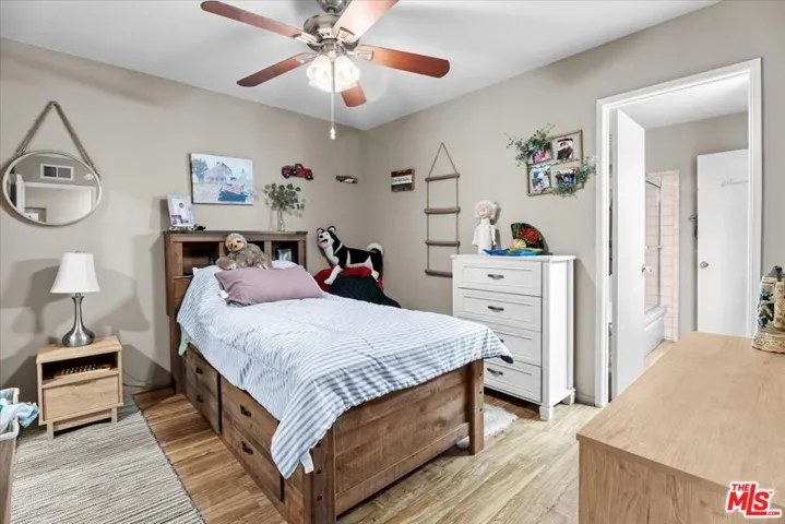 26856 Avenue Of The Oaks, Newhall, California 91321