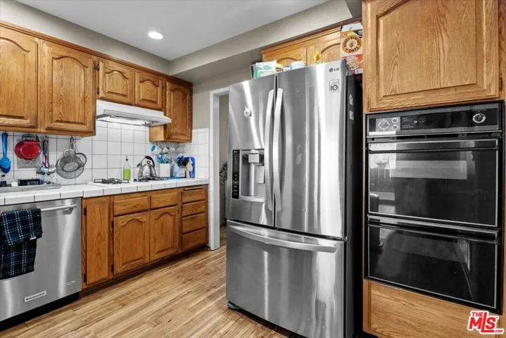 26856 Avenue Of The Oaks, Newhall, California 91321