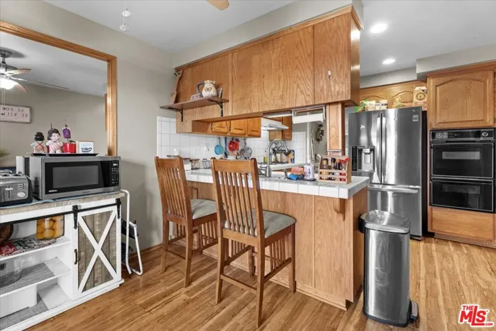 26856 Avenue Of The Oaks, Newhall, California 91321