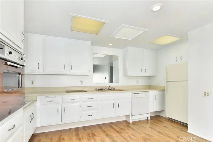 13741 Annandale Drive 18j, Seal Beach, California 90740