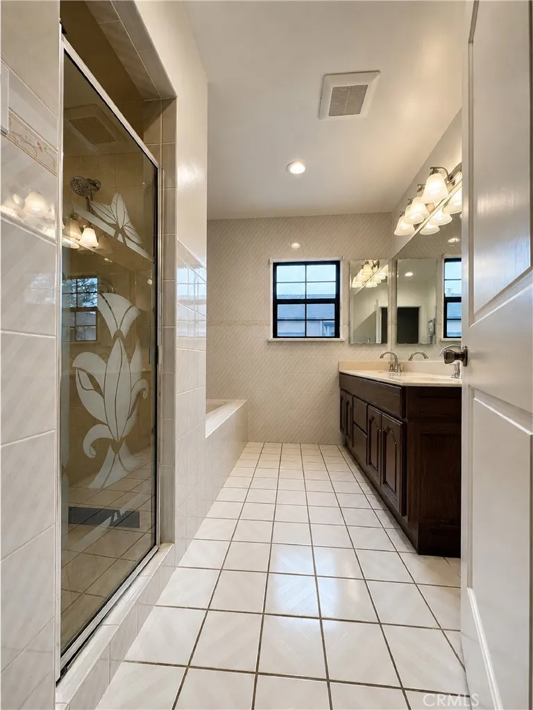Full Bathroom- Separate shower and Bath
