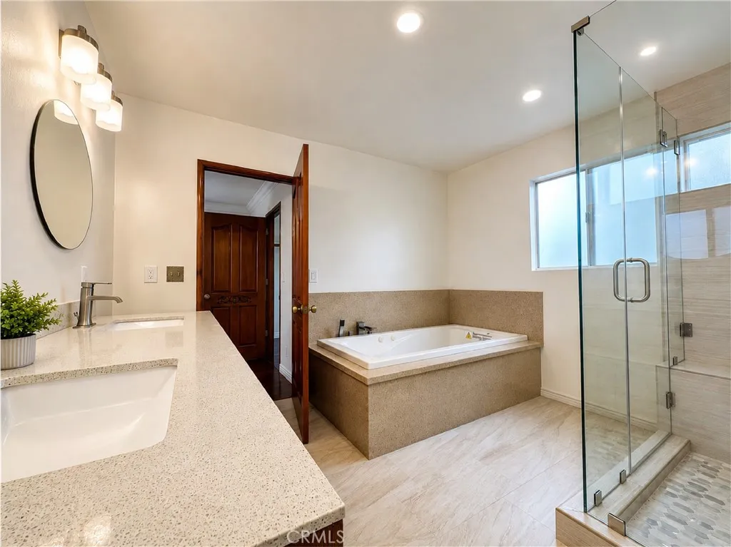 Modern Spa-Like Master Suite Bathroom