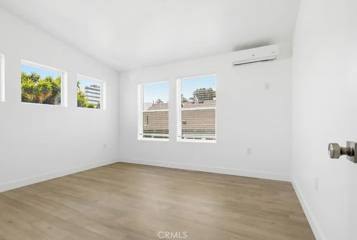 1017 Riverine Avenue 200, Santa Ana, California 92701