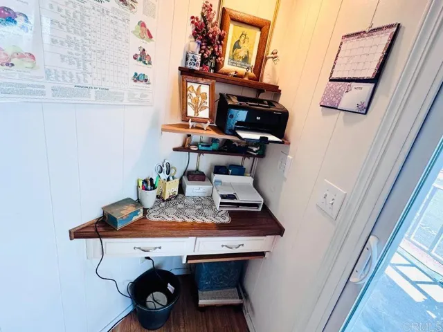 Built -In Desk at Family Room