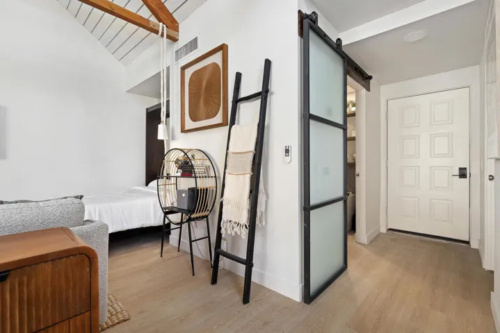front door/hallway