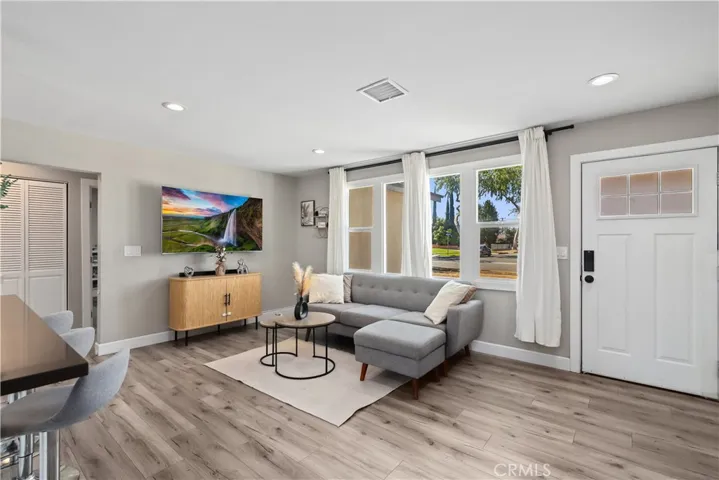 1909 W Walnut Avenue, Fullerton, California 92833