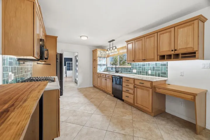 739 Bellarmine Drive, Salinas, California 93901