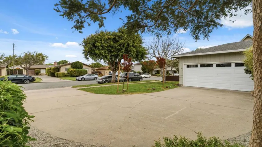 739 Bellarmine Drive, Salinas, California 93901
